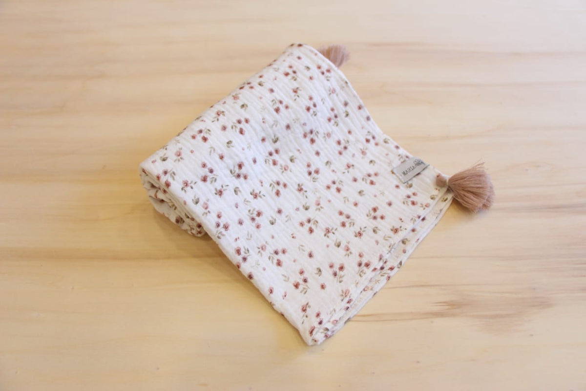 Musselina de Ombro Floral com Detalhe de Tassel